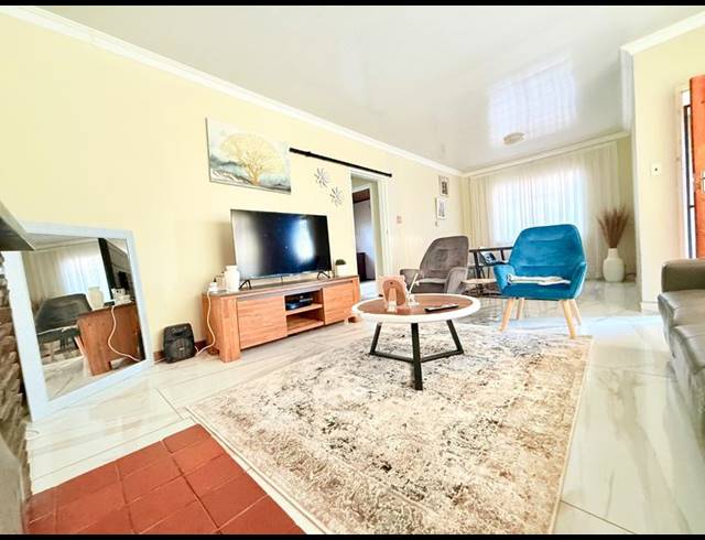 3 BEDROOM HOUSE FOR SALE IN VANDERBIJLPARK CW 2